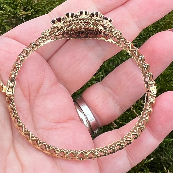 VINTAGE 14K YELLOW GOLD GARNET FILIGREE DESIGN BANGLE BRACELET CUSTOM UNIQUE - Picture 11 of 16